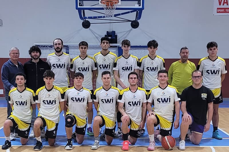 Arredo Design - Basketball Bobbiate ASD foto squadra con divisa SWI